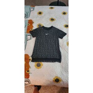 NWOT NIKE GIRLS TOP